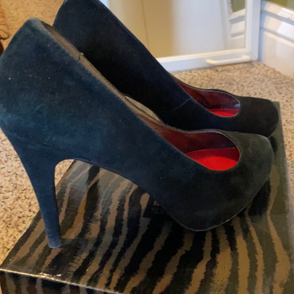 Moda black heels, size 8M
